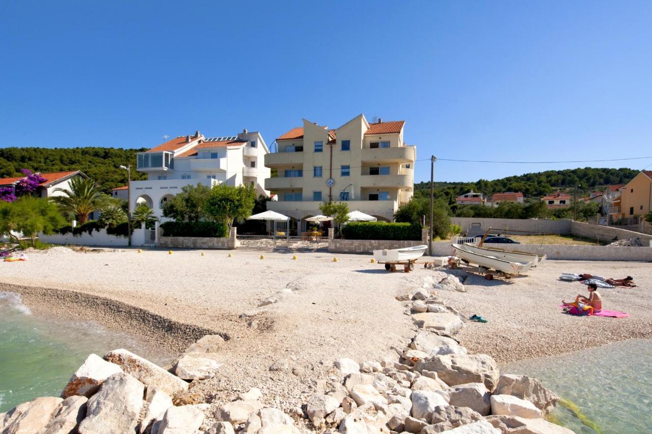 Apartments By The Sea Slatine, Ciovo - 10435 エクステリア 写真